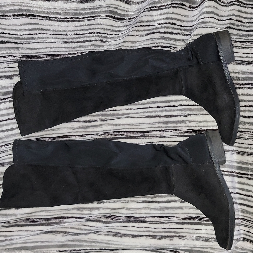 💥💥SALE ITEM💥💥 Rebel by ZiGi Black Suede Boots👢🔥👢🔥 Size: 9.5M
